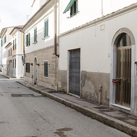 شقة La Casa Di Nonno Roberto By Rentbeat ليفورنو المظهر الخارجي الصورة