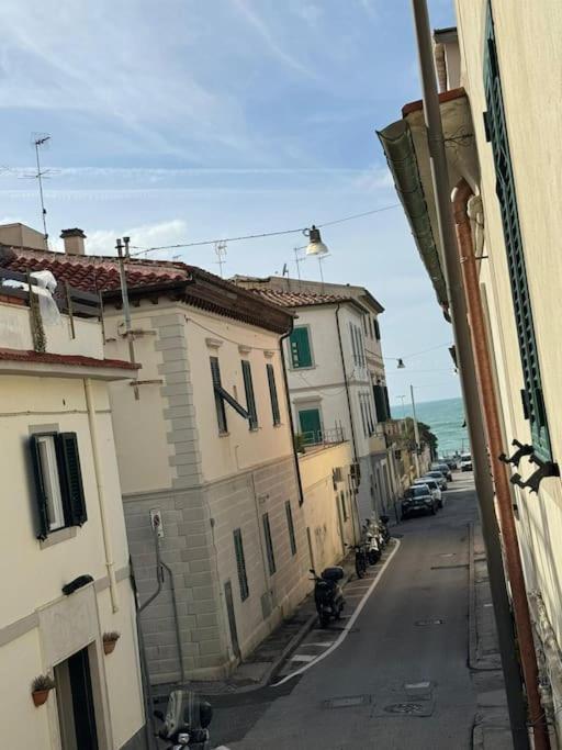 شقة La Casa Di Nonno Roberto By Rentbeat ليفورنو الغرفة الصورة