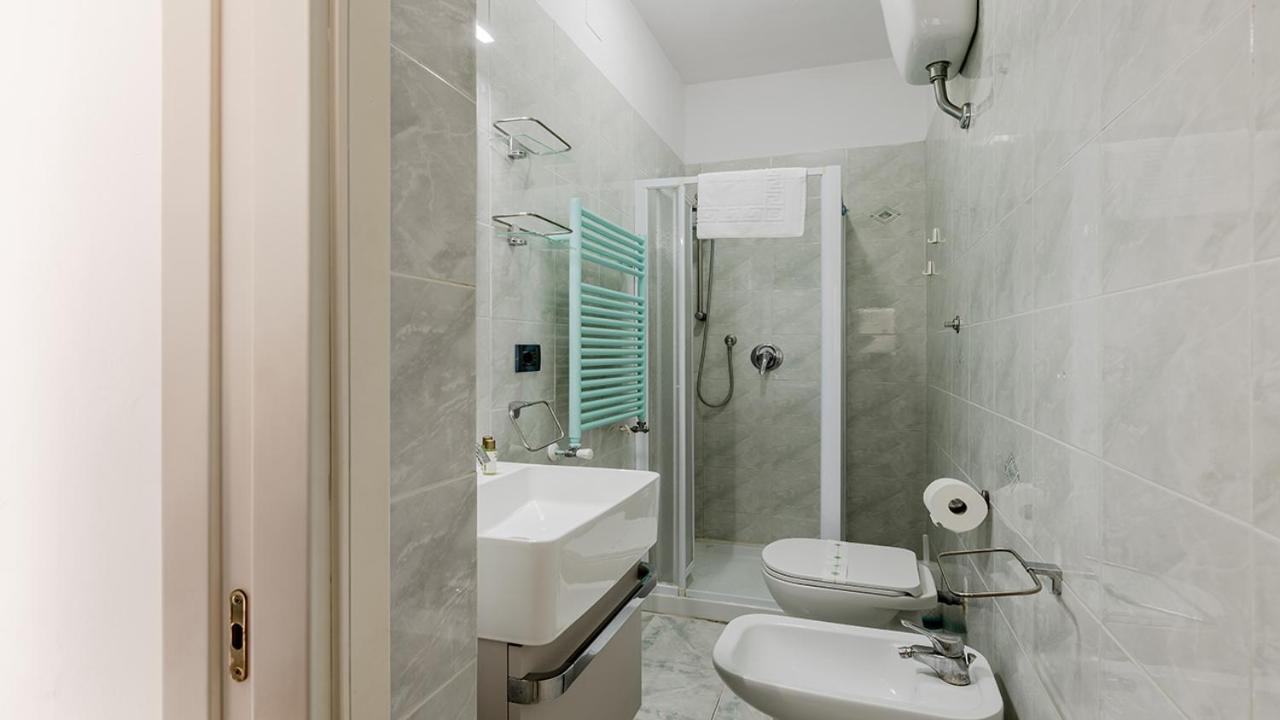 شقة La Casa Di Nonno Roberto By Rentbeat ليفورنو المظهر الخارجي الصورة