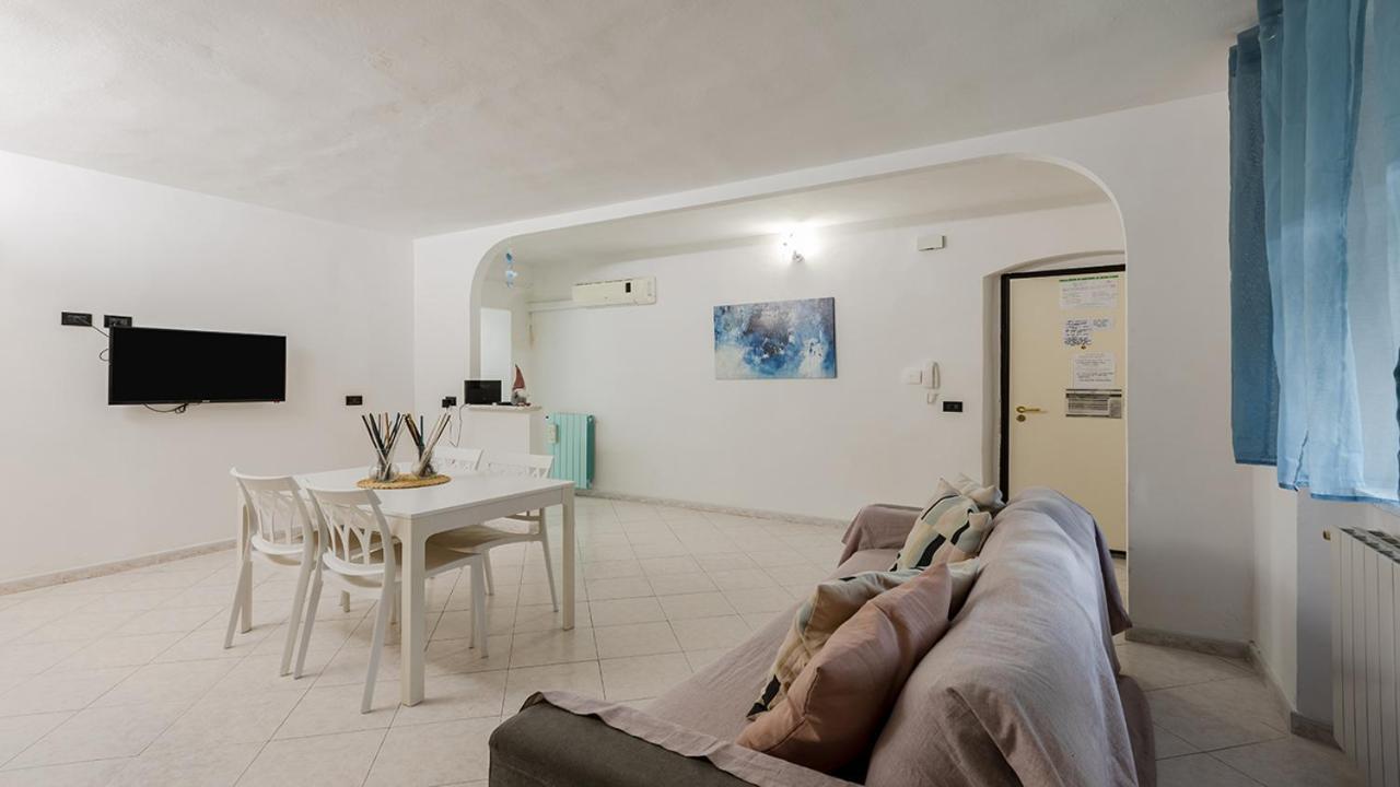 شقة La Casa Di Nonno Roberto By Rentbeat ليفورنو المظهر الخارجي الصورة