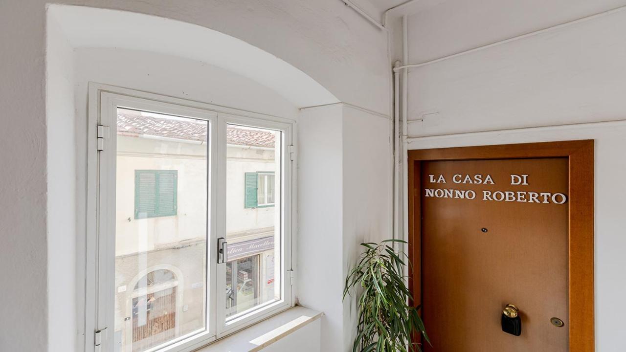 شقة La Casa Di Nonno Roberto By Rentbeat ليفورنو المظهر الخارجي الصورة